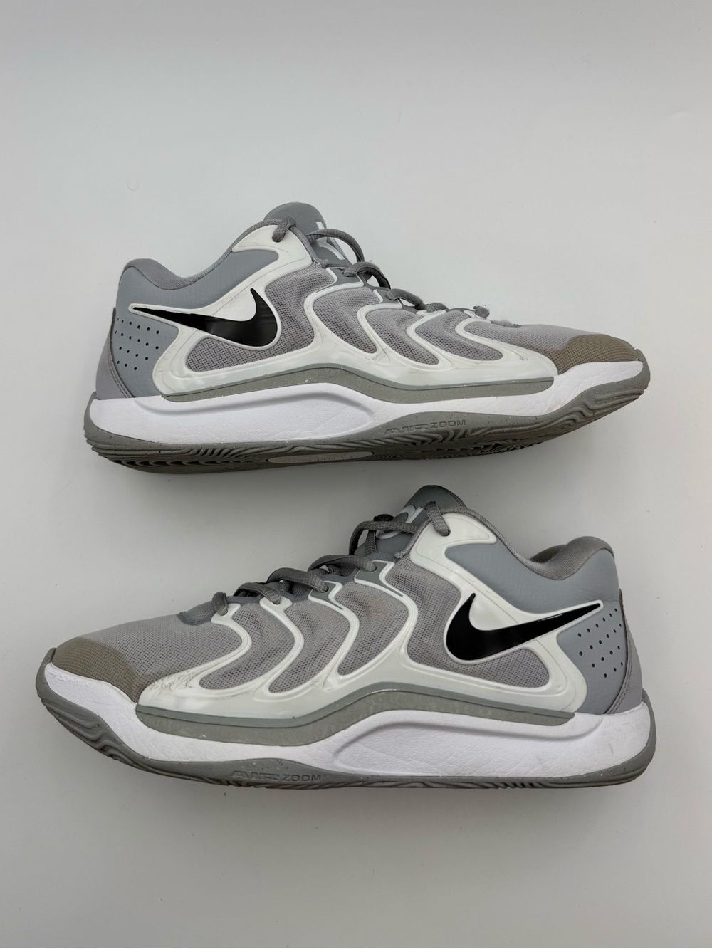 Nike Men’s Athletic Sneakers Gray White Black US 8 FV1307-002